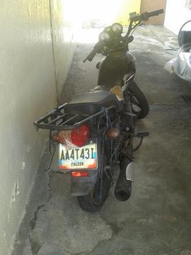 Vendo Moto Um Max 2013