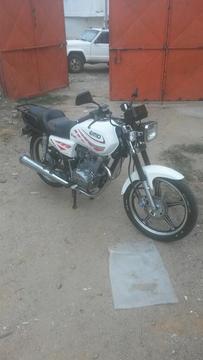 Vendo O Cambio Mi Bella Moto X Carro