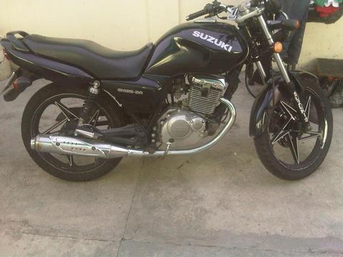 vendo moto zuziki en1252a