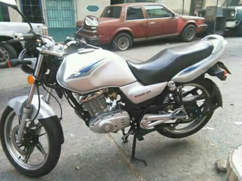 Cambio Mi Dos Moto por Carro