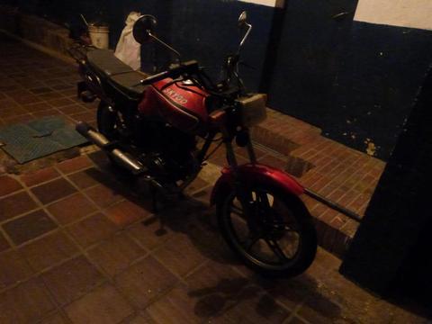 VENDO SUPER BARATA MOTO SKYGO 150CC