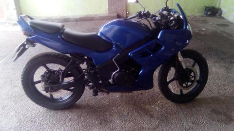 Vendo moto bera R1 en buenas condiciones motor bueno 04141650969