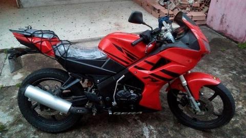 SE VENDE BERA R1 200 AÑO 2013