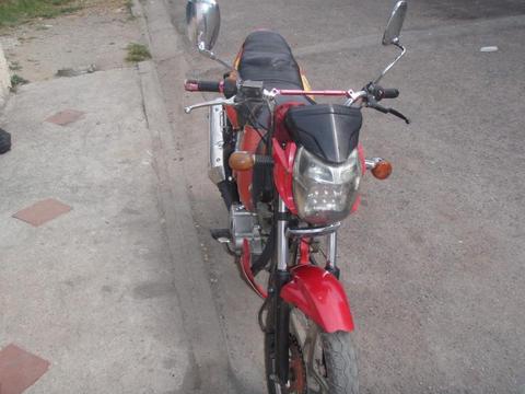 se vende moto BRZ 200 bera año 2011