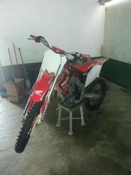 Moto Crf 450 Inyeccion Casi Nueva