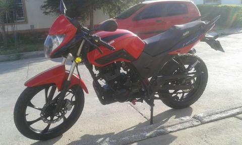 MOTO UM FASTWING 200CC 2014