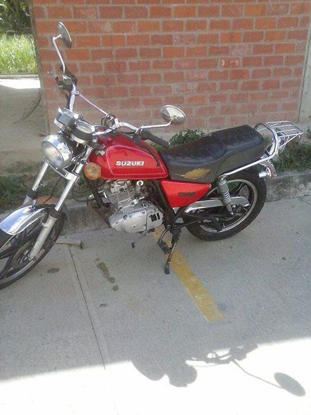 VENDO MI SUZUKI GN AÑO 2006