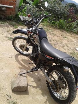 vendo o cambio mi enduro x otra moto o carro cambios razonables