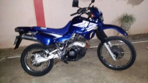 Moto xt 600 yamaha pose placa,titulo y dos carne