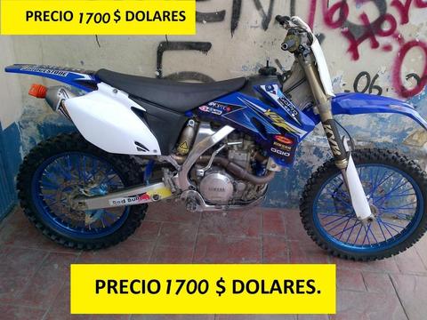 Moto Yamaha YZF 450