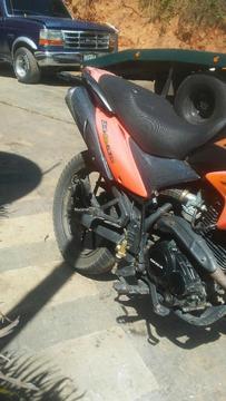 Moto Dt Bera 200