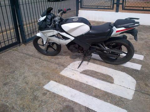 VENDO MOTO BERA R1200