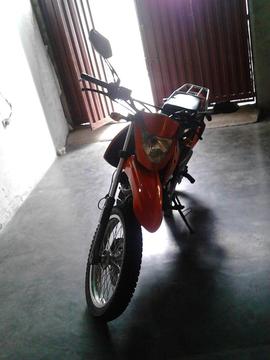 vendo moto tx 2013
