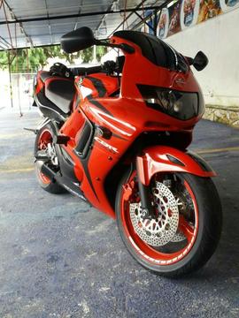 Se Vende Motocbr600