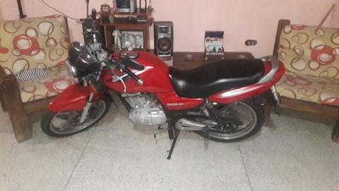 Moto Suzuki en