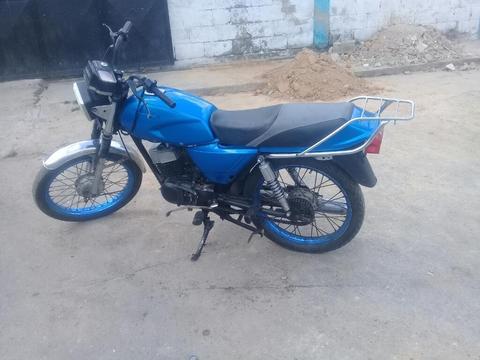 Moto Ax100