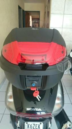 se vende maletera para moto