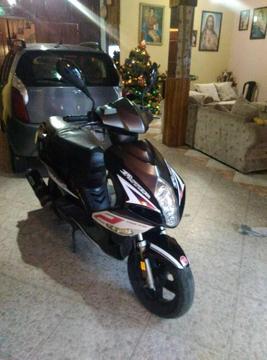 vendo moto automatica bera runner