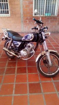 se vende moto md condor