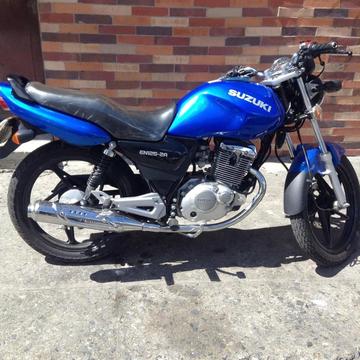 Moto Suzuki EN 125