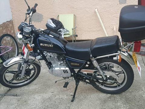 VENDO MOTO SUZUKI 125eng usada