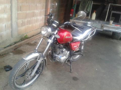 Vendo Moto Bera 200