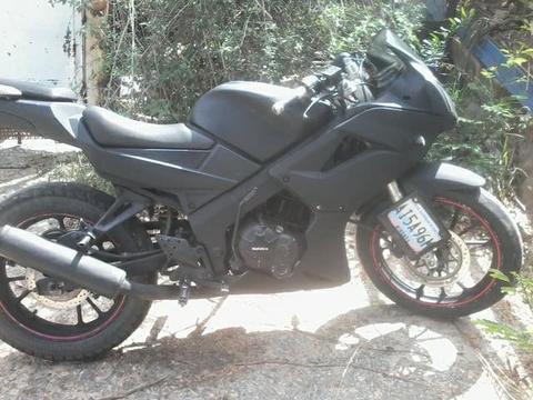 Se vende moto R1