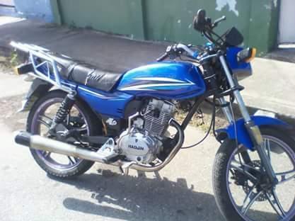 VENDO MOTO MD CUERVO TIPO HORSE 2013 TITULO DETALLES DE USO