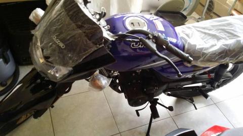 VENDO MOTO UM MAX 150 NUEVA