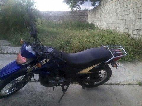 SE VENDE MOTO TX AÑO 2011