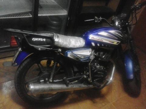 Se vende Moto socialista 2015