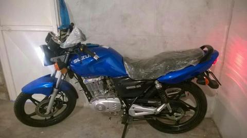 Vendo Moto en 125 Cc Suzuki 2016