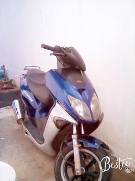 Se vende moto de paseo marca matriz año 2011