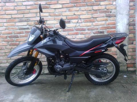 MOTO TX AÑO 2013 VENDO O CAMBIO CON 6800 KILOMETROS REALES