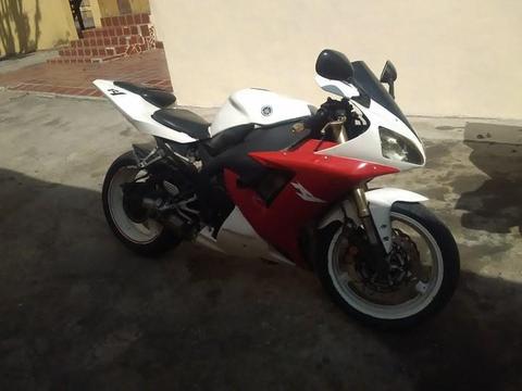 vendo moto R1 año 2003