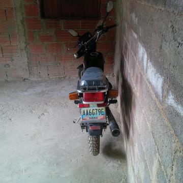 se vende moto