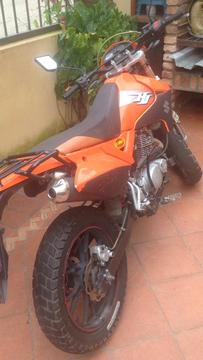 Se Vende Moto/ 2014/ Barata