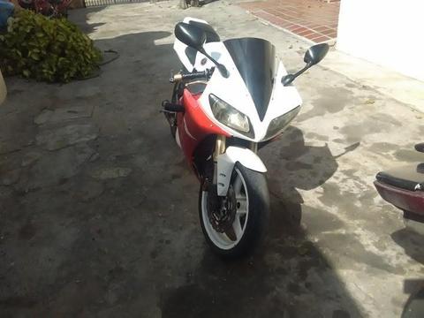 vendo moto R1 año 2003