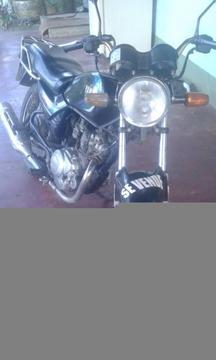 Vendo moto yb