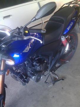 vendo moto rkv 2013 como nueva