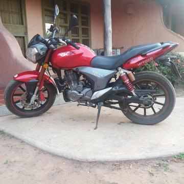 Vendo Moto Empire Rkv 2013