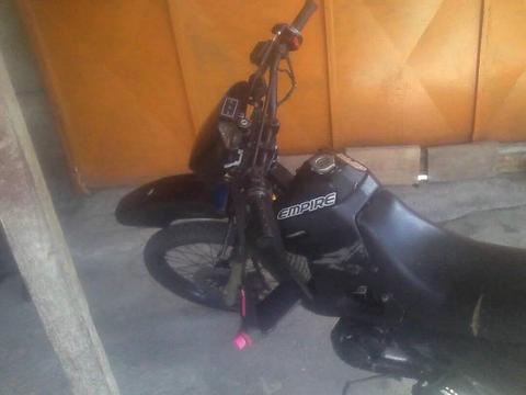 SE VENDE MOTO YG150