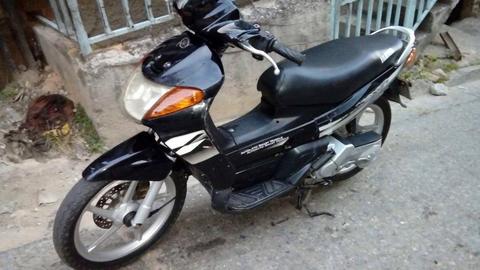 se vende moto yamaha next