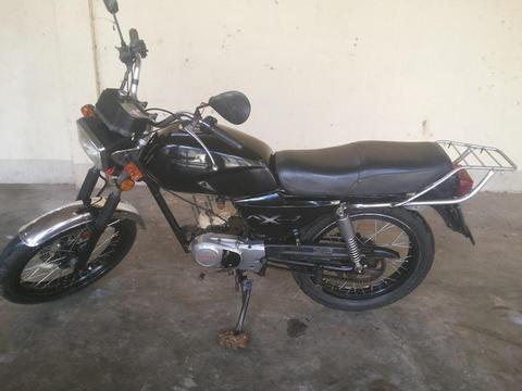 Se vende moto nomax Ax100