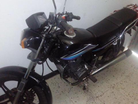 se vende moto por motivo de viaje