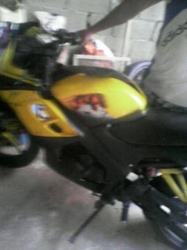 MOTO BERA R1200