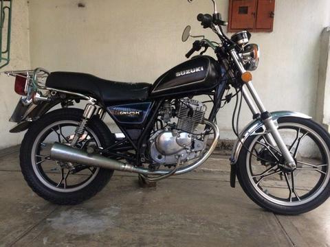 Vendo moto GN suzuki año 2006