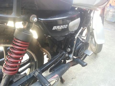 Vendo Moto Bera 200