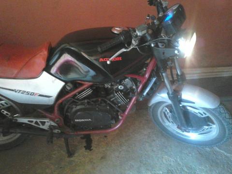 Moto Honda Vt250