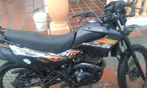 se vende moto um dsr 200